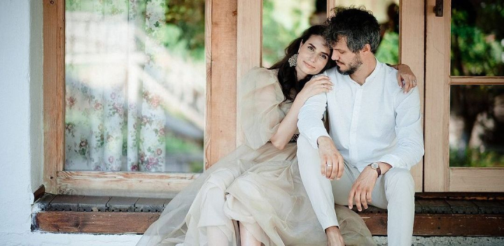 S-au cunoscut acum un an si s-au indragostit de la prima vedere! Travel bloggerita Diana Mocanu s-a casatorit recent cu iubitul sau, Valentin Soimaru: „Am avut foarte mari emotii” - VIDEO S-au cunoscut acum un an si s-au indragostit de la prima vedere! Travel bloggerita Diana Mocanu s-a casatorit recent cu iubitul sau, Valentin Soimaru: „Am avut foarte mari emotii” - VIDEO