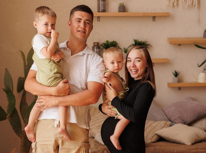 La 23 de ani a devenit mama pentru a treia oara! Katy Black a adus pe lume un baietel. Vezi prima poza cu micutul, dar si ce nume au ales parintii - FOTO La 23 de ani a devenit mama pentru a treia oara! Katy Black a adus pe lume un baietel. Vezi prima poza cu micutul, dar si ce nume au ales parintii - FOTO