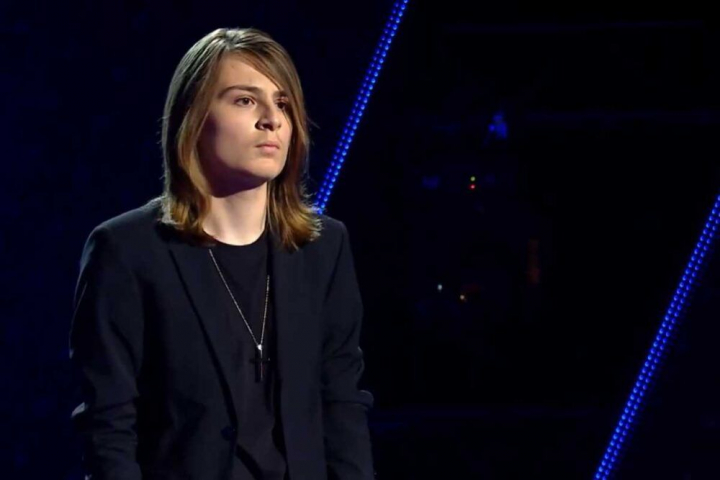 Eduard Stoica, elevul de 16 ani pentru care s-au luptat Irina Rimes si Theo Rose la Vocea Romaniei 2022 - VIDEO Eduard Stoica, elevul de 16 ani pentru care s-au luptat Irina Rimes si Theo Rose la Vocea Romaniei 2022 - VIDEO