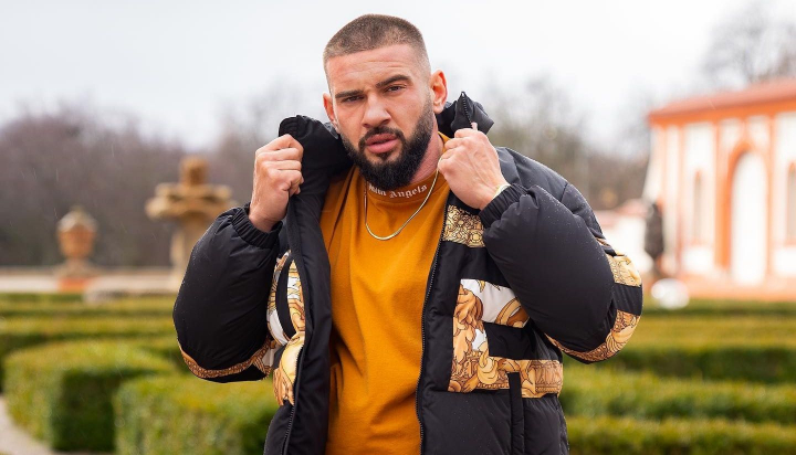 Dorian Popa, mesaj pentru cei care l-au criticat ca si-a luat masina de sute de mii de euro: „Muncesc non-stop de luni pana duminica” Dorian Popa, mesaj pentru cei care l-au criticat ca si-a luat masina de sute de mii de euro: „Muncesc non-stop de luni pana duminica”