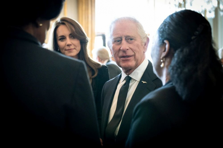 Kate, mai implicata decat Camilla. Noua Printesa de Wales a stralucit la dineul regal Kate, mai implicata decat Camilla. Noua Printesa de Wales a stralucit la dineul regal