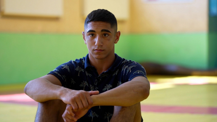 Campionul mondial, Catalin Spinu - pus la incercare! Anatolie Melnic impreuna cu o agentie de turism i-au facut un test baiatului, iar raspunsul lui i-a uimit pe toti. Vezi ce alegere a facut luptatorul: „Nu pot sa iau o decizie corecta...” - VIDEO Campionul mondial, Catalin Spinu - pus la incercare! Anatolie Melnic impreuna cu o agentie de turism i-au facut un test baiatului, iar raspunsul lui i-a uimit pe toti. Vezi ce alegere a facut luptatorul: „Nu pot sa iau o decizie corecta...” - VIDEO