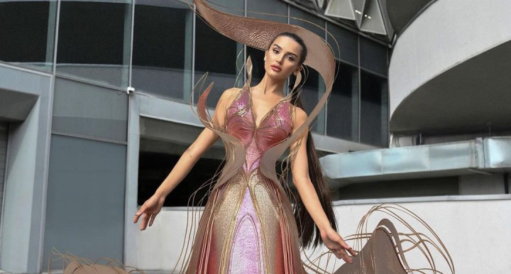 Vedeta TikTok-ului, Dina Saeva a raspuns la cea mai populara intrebare a urmaritorilor sai. Vedeta a recunoscut daca se afla in prezent intr-o relatie: „Este o experienta noua pentru mine”