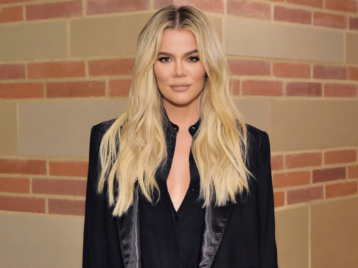 Primele imagini cu fiul Khloei Kardashian! Vezi cat de fericita este tanara mamica alaturi de nou-nascut - FOTO