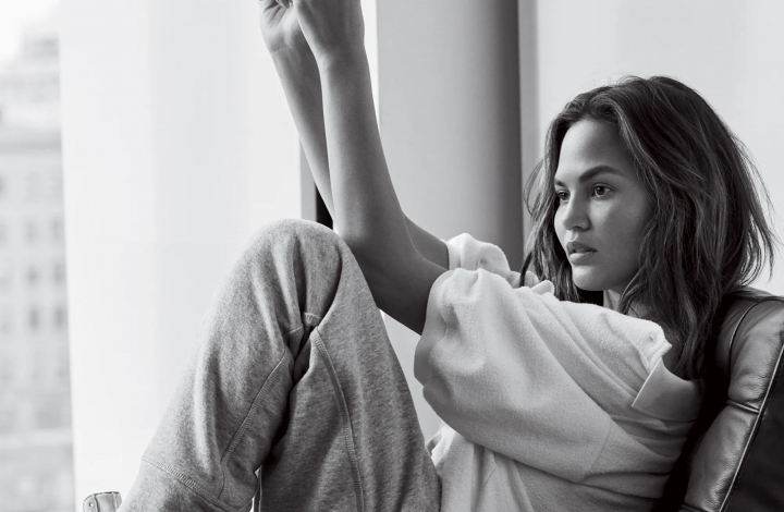 Sotia interpretului John Legend, modelul Chrissy Teigen a recunoscut ca a facut un avort in 2020: „A trebuit sa iau multe decizii dificile si sfasietoare” Sotia interpretului John Legend, modelul Chrissy Teigen a recunoscut ca a facut un avort in 2020: „A trebuit sa iau multe decizii dificile si sfasietoare”