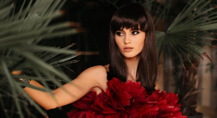 Nina Cretu - sedinta foto pentru un brand de haine din Chicago! Vezi in ce rochie superba a pozat modelul - FOTO Nina Cretu - sedinta foto pentru un brand de haine din Chicago! Vezi in ce rochie superba a pozat modelul - FOTO