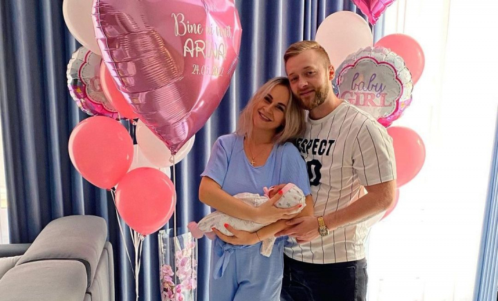 A avut o luna plina de evenimente si emotii mari! Sasha Letty a recunoscut ca este o femeie implinita, caci are alaturi de ea un botisor de aur, pe nume Arina: „Multumesc mult sotului ca ma iubeste si este mereu alaturi de mine” - VIDEO