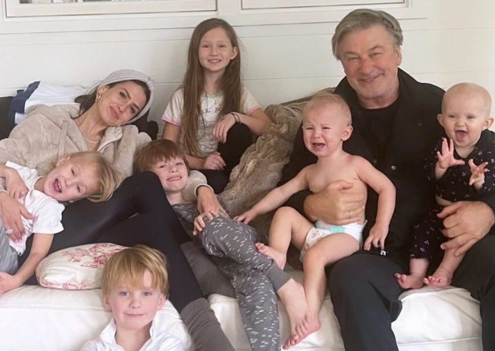 In plin proces de omor, Alec Baldwin a devenit tata a opta oara