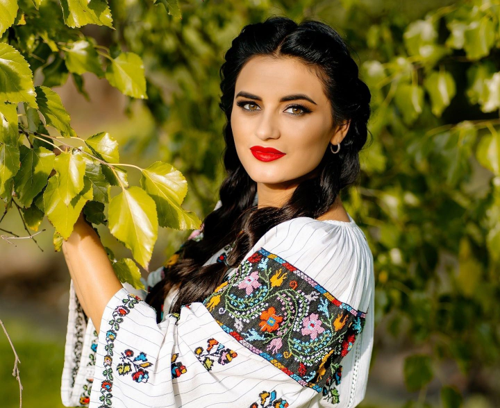 A nascut acum doua saptamani, dar este in plina forta! Mihaela Tabura - mamica care le reuseste pe toate, insa recunoaste ca nu este atat de usor: „Este minunat, atunci cand doarme.” - VIDEO A nascut acum doua saptamani, dar este in plina forta! Mihaela Tabura - mamica care le reuseste pe toate, insa recunoaste ca nu este atat de usor: „Este minunat, atunci cand doarme.” - VIDEO