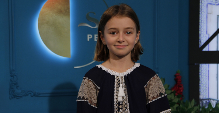 A mers recent la un concurs in Ucraina, de unde s-a intors cu premiul cel mare! Sofia Dilevschi - o interpreta care are abia 9 ani, insa prefera sa cante piese cu un sens profund: „Ma simt mai mare, nu sunt un copil” - VIDEO A mers recent la un concurs in Ucraina, de unde s-a intors cu premiul cel mare! Sofia Dilevschi - o interpreta care are abia 9 ani, insa prefera sa cante piese cu un sens profund: „Ma simt mai mare, nu sunt un copil” - VIDEO