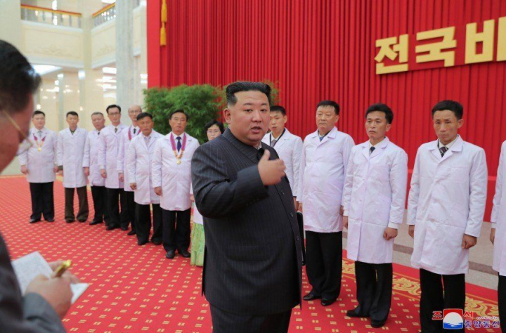 Fetita secreta a lui Kim Jong Un, surprinsa pentru prima oara in public. Cum arata copilul de 10 ani Fetita secreta a lui Kim Jong Un, surprinsa pentru prima oara in public. Cum arata copilul de 10 ani