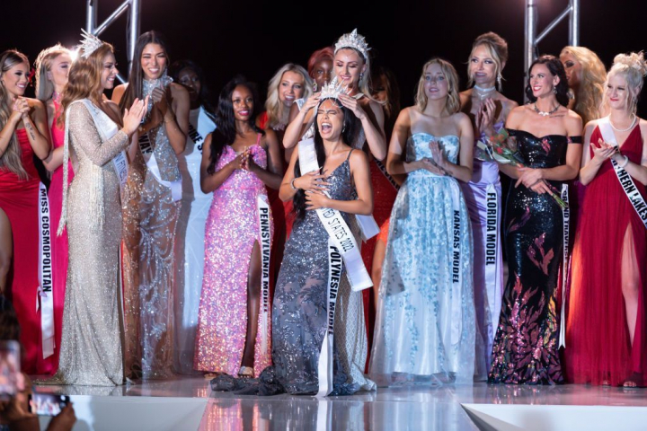 A defilat in costum de baie pe strazile din New York. Cum s-a bucurat de victorie castigatoarea Miss Bikini SUA 2022 A defilat in costum de baie pe strazile din New York. Cum s-a bucurat de victorie castigatoarea Miss Bikini SUA 2022