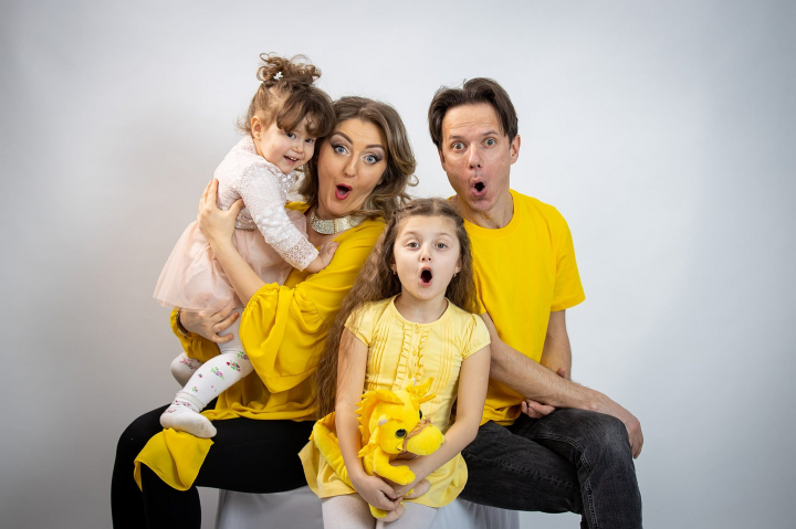 Mica vedeta! Fiica artistilor Aliona Triboi si Ghenadie Galca si-a demonstrat talentul la pian. Vezi filmuletul postat de mama ei: „Nu prea obisnuiesc s-o laud...dar poate uneori ar trebui” - VIDEO Mica vedeta! Fiica artistilor Aliona Triboi si Ghenadie Galca si-a demonstrat talentul la pian. Vezi filmuletul postat de mama ei: „Nu prea obisnuiesc s-o laud...dar poate uneori ar trebui” - VIDEO