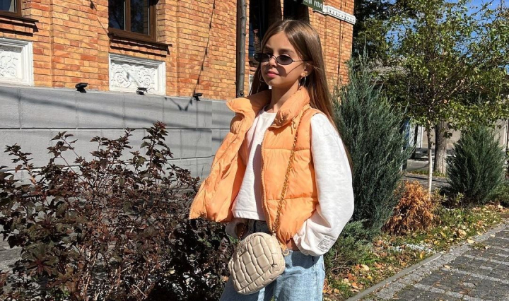 Fiica prezentatorului Anatol Melnic vine cu surprize pentru fanii sai! Micuta a anuntat pe pagina sa de Instagram ca in curand va lansa un nou single - FOTO/VIDEO