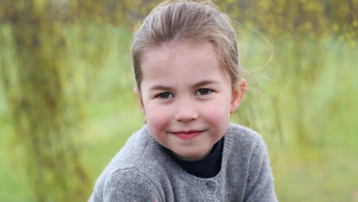 Printesa Charlotte, asemanare izbitoare cu Regina-mama a Marii Britanii?! Imaginile care au facut furori pe retelele sociale - FOTO
