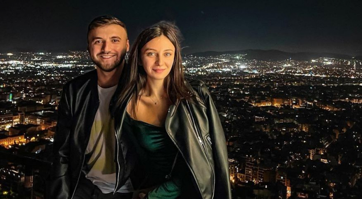 Iuliana Maranciuc impreuna cu iubitul sau, Dumitru Mitu - intr-o vacanta nemaipomenita! Indragostitii au vizitat o multime de locuri pitoresti din Grecia. Vezi cu ce impresii s-a intors acasa prezentatoarea stirilor PRO TV: „Am devenit mai dezghetata...” - VIDEO