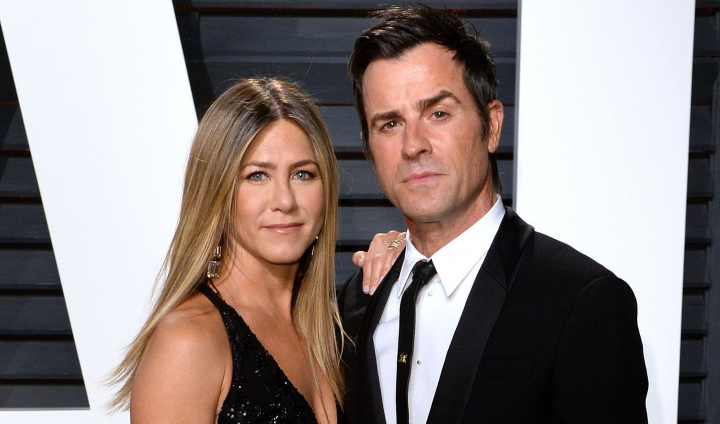 Sunt din nou impreuna? Jennifer Aniston - surprinsa intr-un restaurant alaturi de fostul sau sot, Justin Theroux - FOTO