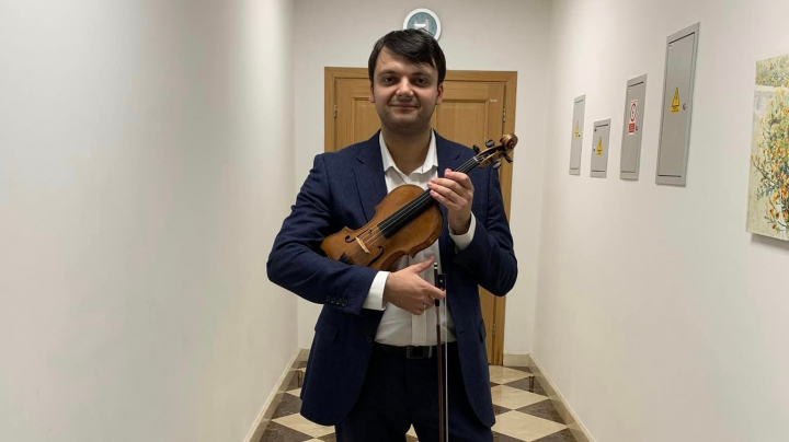 A revenit acasa cu un concert grandios! Violonistul Ionel Manciu - primul instrumentist din cadrul noului proiect lansat de Sala cu Orga „Vreau sa cant acasa”: „Speram si credem ca datorita lui s-a adunat aici atata lume frumoasa” - VIDEO A revenit acasa cu un concert grandios! Violonistul Ionel Manciu - primul instrumentist din cadrul noului proiect lansat de Sala cu Orga „Vreau sa cant acasa”: „Speram si credem ca datorita lui s-a adunat aici atata lume frumoasa” - VIDEO
