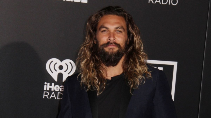 Cel mai sexy barbat din lume ar putea fi confundat cu un om al strazii. Cum a fost surprins Jason Momoa - FOTO
Cel mai sexy barbat din lume ar putea fi confundat cu un om al strazii. Cum a fost surprins Jason Momoa - FOTO
