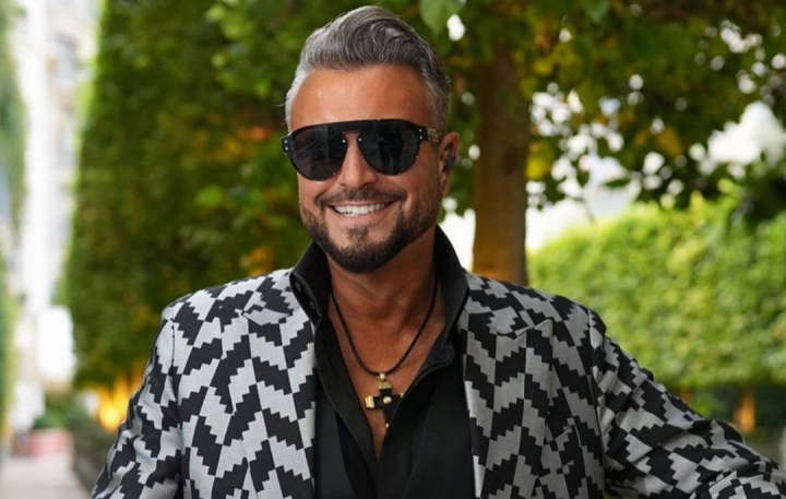 Ce se intampla in culisele prezentarilor de moda ale lui Catalin Botezatu: „Stiu sa injur si sa urlu la manechine in toate limbile” Ce se intampla in culisele prezentarilor de moda ale lui Catalin Botezatu: „Stiu sa injur si sa urlu la manechine in toate limbile”