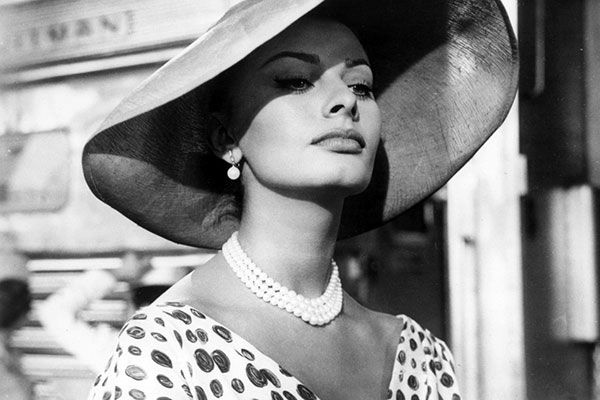 Sophia Loren, in varsta de 88 de ani, a aparut pentru prima data in public dupa o pauza de lunga durata - FOTO Sophia Loren, in varsta de 88 de ani, a aparut pentru prima data in public dupa o pauza de lunga durata - FOTO