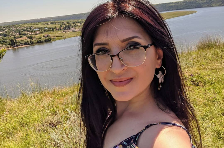 „Ca sa fiu eu activa pe retele ar trebui altcineva sa se ocupe de ele”! Afla de ce interpreta Georgeta Voinovan nu isi petrece timpul pe social media - VIDEO