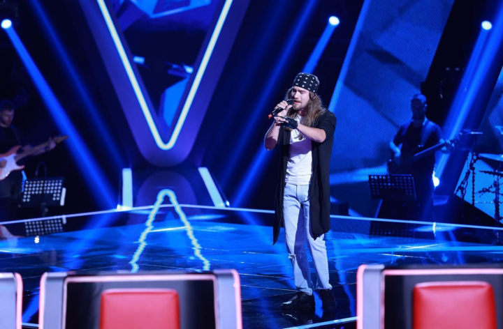 „In momentul in care m-am intors, m-a privit intr-un fel! Eu cred foarte mult in chimie!”. Cu ce antrenor a ales Theo Rusu sa mearga mai departe la Vocea Romaniei - VIDEO „In momentul in care m-am intors, m-a privit intr-un fel! Eu cred foarte mult in chimie!”. Cu ce antrenor a ales Theo Rusu sa mearga mai departe la Vocea Romaniei - VIDEO