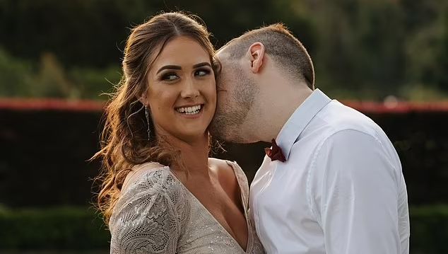 Ce a facut un mire chiar la petrecerea lui de nunta. Mireasa nu l-a putut opri, iar acesta a pus pe TikTok un clip care a deveni viral - VIDEO