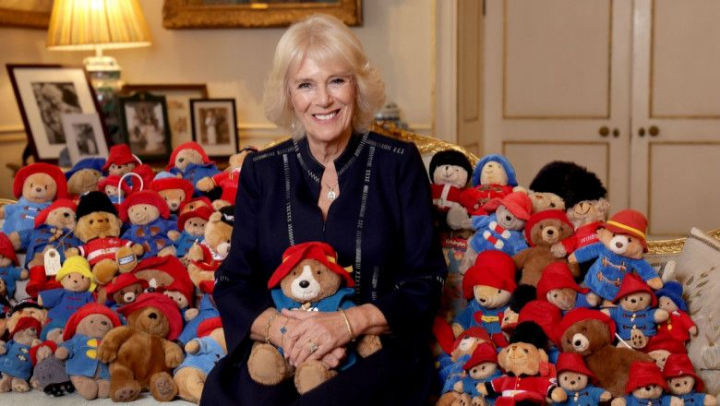 Ce va face familia regala cu ursuletii Paddington si alti ursuleti de plus, adusi ca omagiu Reginei Elisabeta a II-a