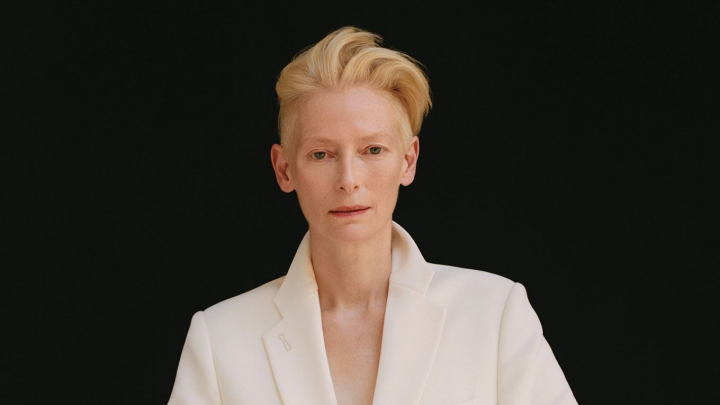 Tilda Swinton a recunoscut ca colecteaza dinti de marimi si culori diferite Tilda Swinton a recunoscut ca colecteaza dinti de marimi si culori diferite