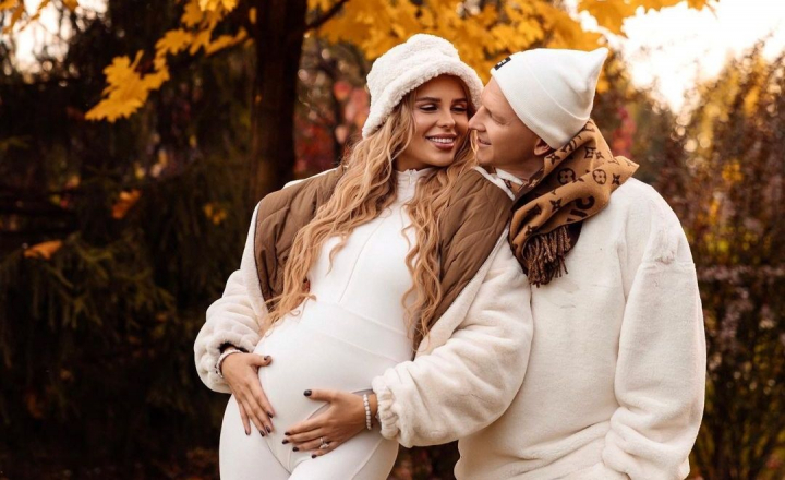 Cantareata Hanna a dezvaluit unde intentioneaza sa-l nasca pe al doilea sau copil: „Vremea de aici este super, va fi soare si cald” - FOTO