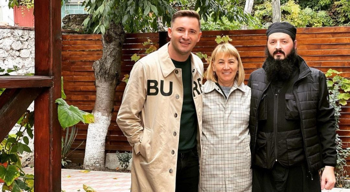 Cum se intelege Emilian Cretu cu fratele sau, care este calugar pe muntele Athos, dar si ce parere are despre stilul de viata al acestuia: „Mama plangea luni intregi ca el a plecat” - VIDEO