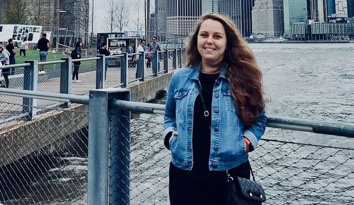 Chiar daca este diplomat, in suflet ramane a fi scriitoare. Afla povestea Augustinei Siman, moldoveanca care a activat la Organizatia Natiunilor Unite. Cum se imparte aceasta intre Chisinau si New York - VIDEO Chiar daca este diplomat, in suflet ramane a fi scriitoare. Afla povestea Augustinei Siman, moldoveanca care a activat la Organizatia Natiunilor Unite. Cum se imparte aceasta intre Chisinau si New York - VIDEO