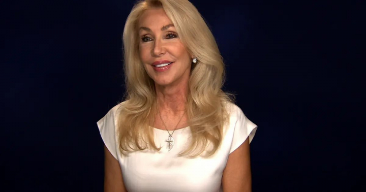 Fosta iubita a lui Elvis Presley, noi dezvaluiri despre interpret: „Sa-l sarut pe Elvis era ca si cum mi-as fi lipit buzele de doua bezele!” - FOTO Fosta iubita a lui Elvis Presley, noi dezvaluiri despre interpret: „Sa-l sarut pe Elvis era ca si cum mi-as fi lipit buzele de doua bezele!” - FOTO