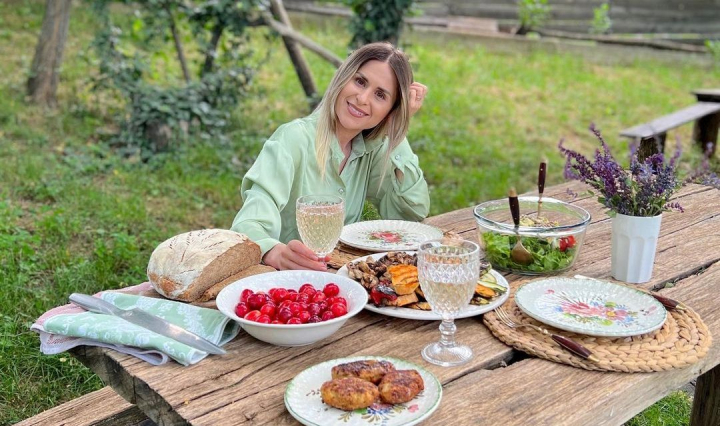O reteta deosebita pe care o pregatesti cat ai zice „pasta”! Afla de la reporterul PRO TV Cristina Gonta cum poti prepara ceva gustos, dar si sanatos in acelasi timp: „Arata foarte bine si e satios” - VIDEO