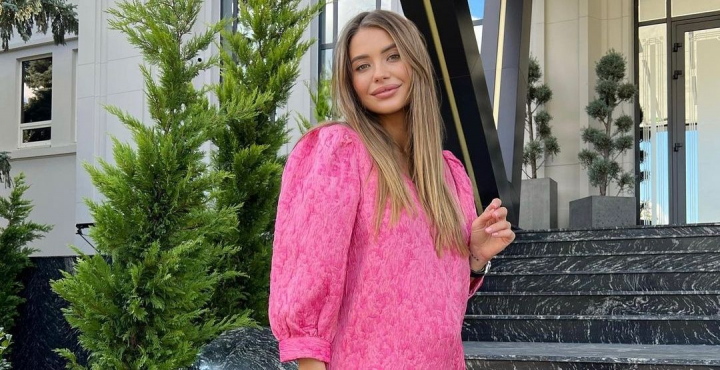 Se afla in cea mai fericita perioada din viata sa! Gabriella Damir - sedinta foto curajoasa in al doilea trimestru de sarcina - FOTO Se afla in cea mai fericita perioada din viata sa! Gabriella Damir - sedinta foto curajoasa in al doilea trimestru de sarcina - FOTO