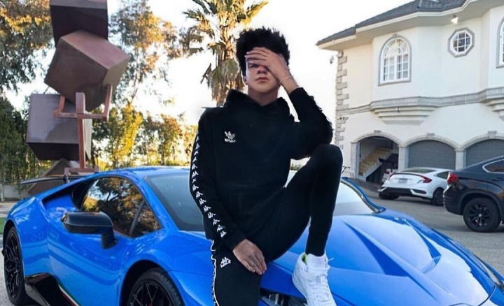 Un tanar influencer din SUA nu mai vorbeste cu membrii familiei sale pentru ca nu sunt celebri: „Daca devin faimosi sau bogati, probabil voi vorbi”
Un tanar influencer din SUA nu mai vorbeste cu membrii familiei sale pentru ca nu sunt celebri: „Daca devin faimosi sau bogati, probabil voi vorbi”