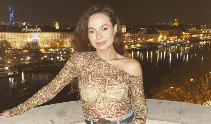 A dat lovitura! Dupa o pauza indelungata, Irina Kit a lansat piesa „Ratiunea si Inima”. Afla de la interpreta care este mesajul melodiei - VIDEO A dat lovitura! Dupa o pauza indelungata, Irina Kit a lansat piesa „Ratiunea si Inima”. Afla de la interpreta care este mesajul melodiei - VIDEO