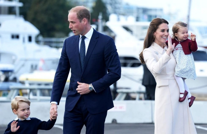 Trucul la care a apelat Kate Middleton pentru a le indeparta pe admiratoarele Printului William Trucul la care a apelat Kate Middleton pentru a le indeparta pe admiratoarele Printului William