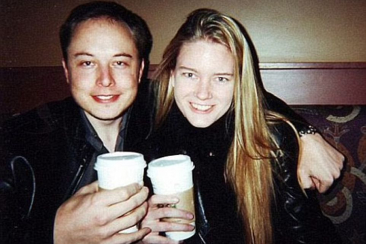 La 14 ani dupa ce au divortat, au fost fotografiati din nou impreuna! Elon Musk a fost vazut alaturi de prima sa sotie, Justine Wilson - FOTO La 14 ani dupa ce au divortat, au fost fotografiati din nou impreuna! Elon Musk a fost vazut alaturi de prima sa sotie, Justine Wilson - FOTO