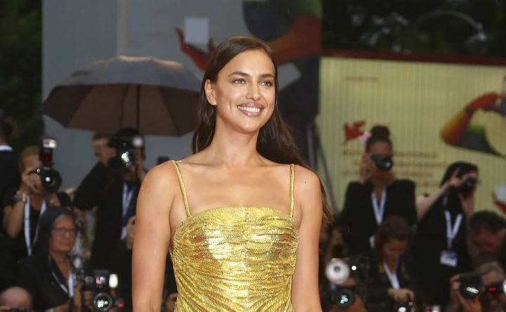 WOW! Irina Shayk a purtat o pereche de cizme create de un designer moldovean. Vezi cine este acesta - FOTO WOW! Irina Shayk a purtat o pereche de cizme create de un designer moldovean. Vezi cine este acesta - FOTO