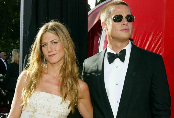 Tensiuni intre Jennifer Aniston si Brad Pitt! Actrita il va da in judecata pe fostul sau sot. Motivul te va uimi Tensiuni intre Jennifer Aniston si Brad Pitt! Actrita il va da in judecata pe fostul sau sot. Motivul te va uimi