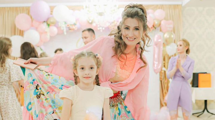 De 2 luni, fiica interpretei Maria Ciorici este scolarita! Afla cum se descurca Mirela, dar si care sunt disciplinele ei preferate