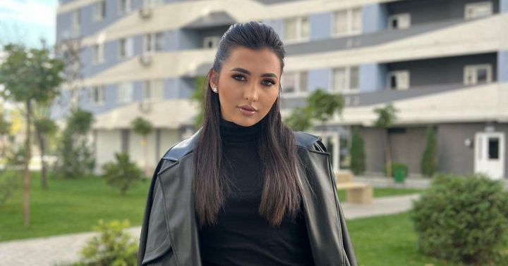 Parul Laurentiei Coptilet a avut de suferit dupa ce de patru ori a fost bolnava de coronavirus. Afla de la tricoterapeutul, Maria Baciu, cum poti stimula cresterea podoabei tale capilare cu ajutorul procedurii de microneedling - VIDEO