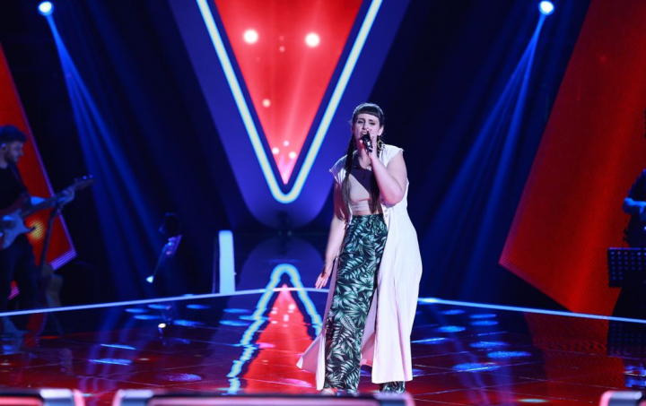 "Ai fost perfecta pe cantecul asta!". Sofia Marculescu le-a oferit antrenorilor un moment de neuitat pe piesa "Down On My Knees", la Vocea Romaniei - VIDEO "Ai fost perfecta pe cantecul asta!". Sofia Marculescu le-a oferit antrenorilor un moment de neuitat pe piesa "Down On My Knees", la Vocea Romaniei - VIDEO