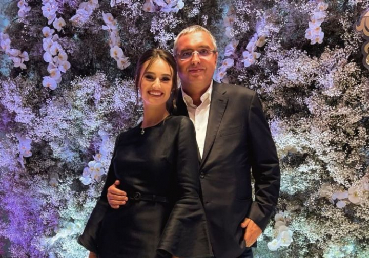 Renato Usatii s-a apucat de cantat! Ipostaze tandre alaturi de Nina Cretu si multa veselie la petrecerea de ziua lui de nastere. Vezi cum s-a distrat politicianul, dar cine au fost invitatii - VIDEO Renato Usatii s-a apucat de cantat! Ipostaze tandre alaturi de Nina Cretu si multa veselie la petrecerea de ziua lui de nastere. Vezi cum s-a distrat politicianul, dar cine au fost invitatii - VIDEO