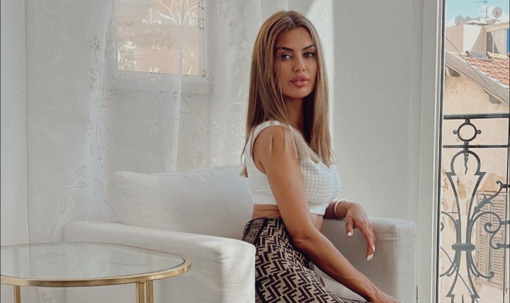 Furt - in apartamentul Victoriei Bonya! Vezi imaginile publicate de vedeta pe retelele sociale - FOTO/VIDEO Furt - in apartamentul Victoriei Bonya! Vezi imaginile publicate de vedeta pe retelele sociale - FOTO/VIDEO