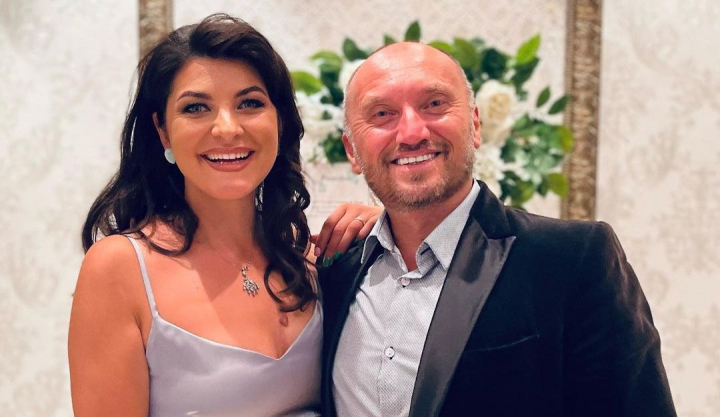 Isi iubeste sotia la fel de mult ca in prima zi! Vezi mesajul emotionant pe care l-a publicat Anatol Durbala cu ocazia zilei de nastere a sotiei sale, Olesea Svecla - FOTO/VIDEO Isi iubeste sotia la fel de mult ca in prima zi! Vezi mesajul emotionant pe care l-a publicat Anatol Durbala cu ocazia zilei de nastere a sotiei sale, Olesea Svecla - FOTO/VIDEO