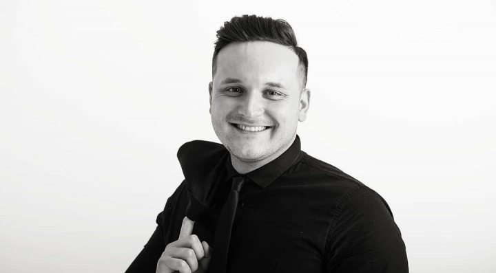 Marcel Rosca revine in forta dupa o pauza de  aproape patru ani. Interpretul a lansat o piesa si un videoclip. Vezi cat de bine suna aceasta - VIDEO