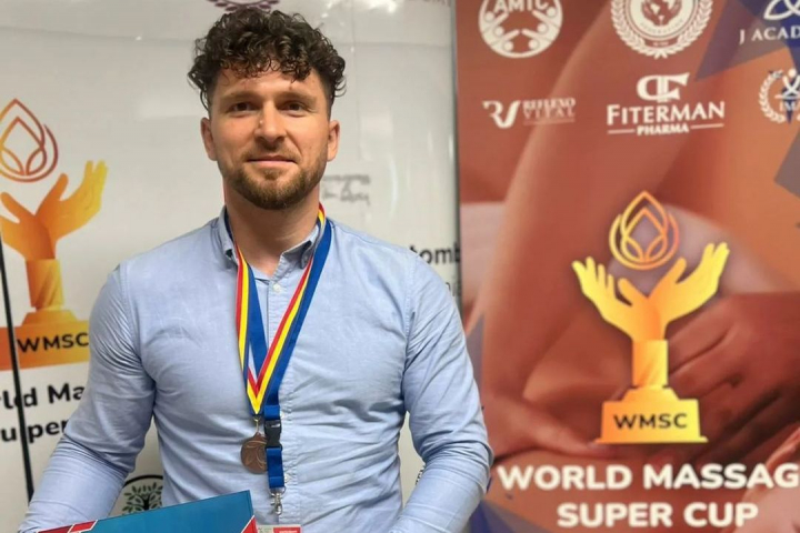 Chiar daca nu s-a asteptat, a obtinut succes! Terapeutul Dmitrii Ardasan s-a ales cu medalia de bronz la Campionatul National de Masaj din Romania. Afla mai multe detalii despre experienta pe care a trait-o acesta - VIDEO